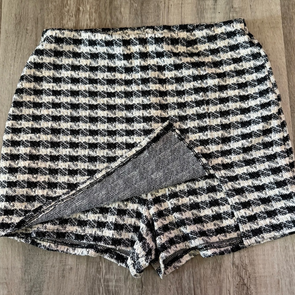 Black and White Houndstooth Women skort